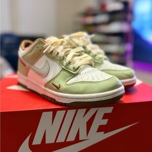 Nike Year of the Snake Sneakers 5.5Y / 7W